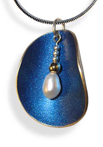 Half Shell Pendant (Cobalt)