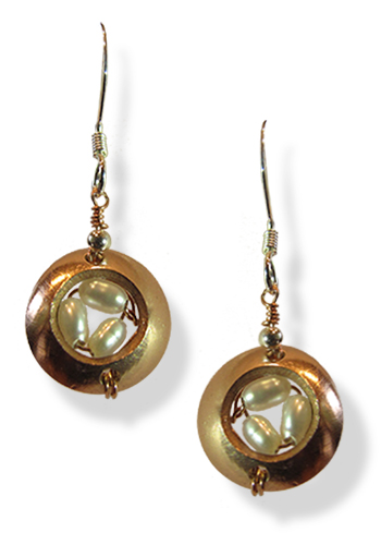 Prophecy Earrings (Pearl)