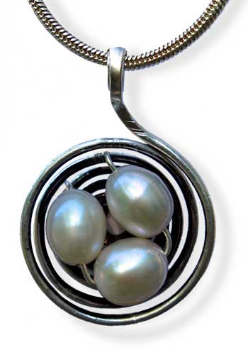 The Nest Pendant (Circular Silver with Pearls)