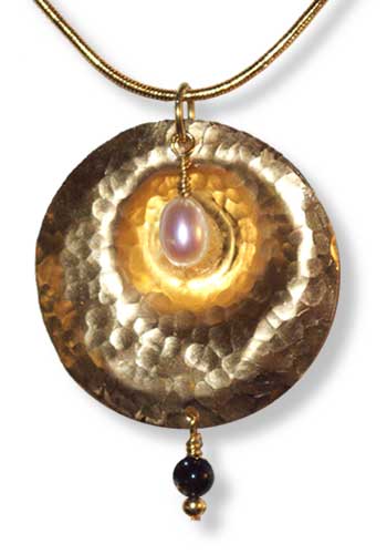 Tympani Pendant (Pearl-Onyx)